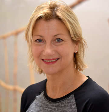 Angela Kurstjens